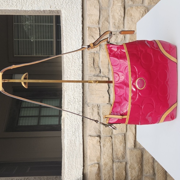 Coach Hot Pink Patent Leather Large Tote/Satchel - Picture 3 of 17